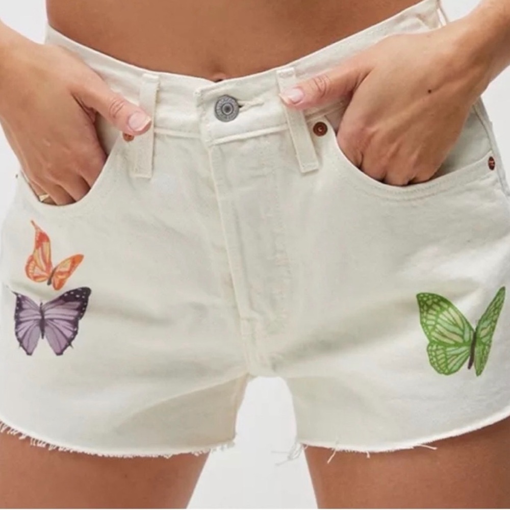 Levi’s Butterfly Print Women Off White Denim Shorts size 24
